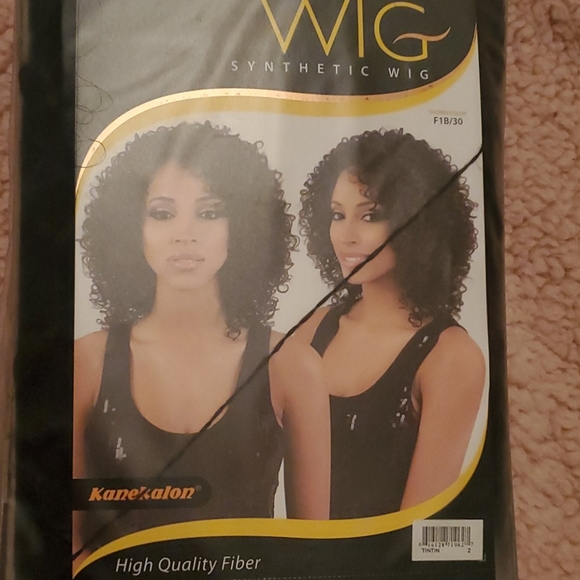 Motown tress (Wig) synthetic wig - Picture 3 of 4